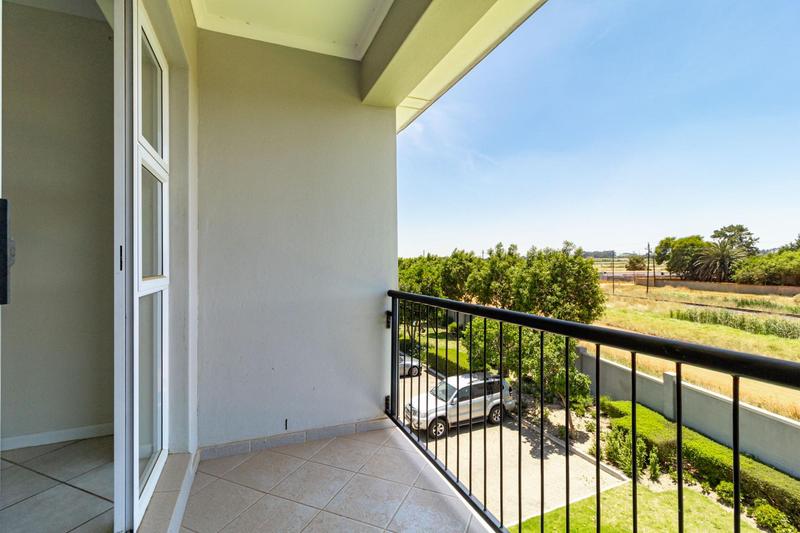 2 Bedroom Property for Sale in Buhrein Western Cape